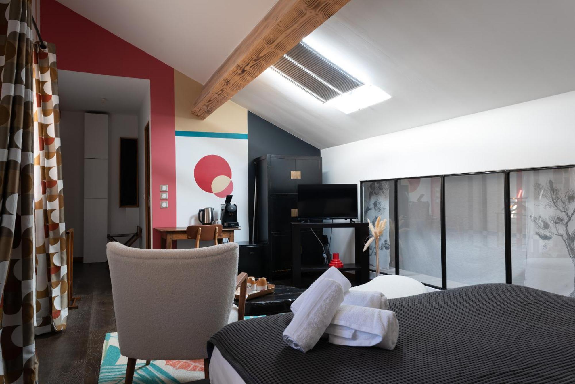 La Maison D'en Bas Des Seigneurs Pensión Cucuron